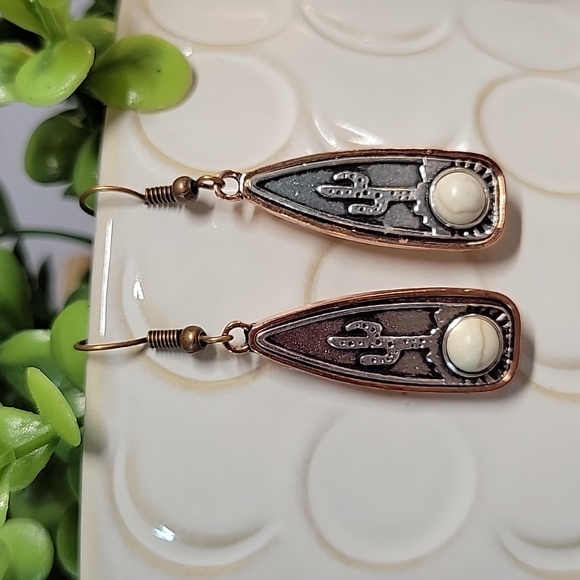 🔥LAST PAIR🔥 Cactus Howlite Drop Earrings - Picture 7 of 7